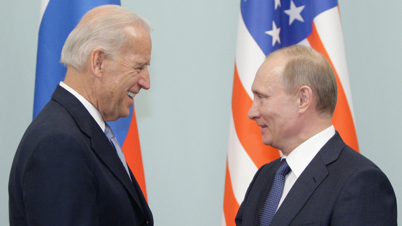 В МИД ответили на вопрос о возможной встрече Путина и Байдена