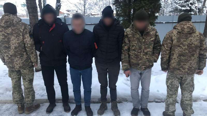На Украине задержали четырех мужчин, пытавшихся бежать в Румынию