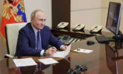 СВО: Путин назвал всех бойцов спецоперации своими парнями