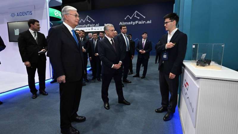 Выставку достижений цифрового хозяйства посетили президенты Казахстана и Узбекистана